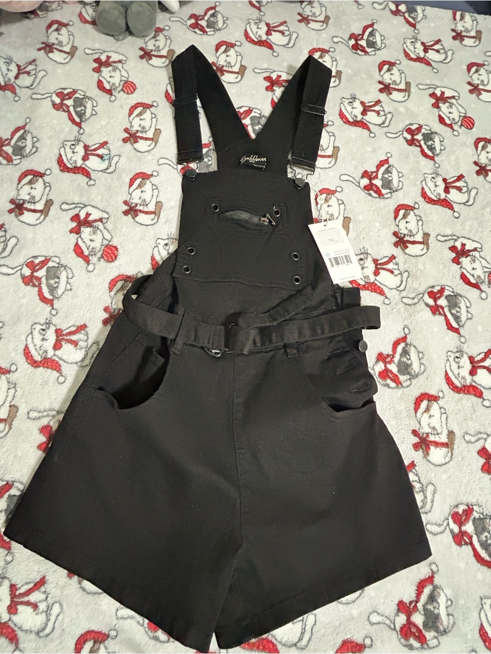 BUFFBUNNY Black Short Overalls with Front Pockets/Waist Belt for tightening.